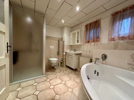 Badezimmer im 1. Obergeschoss - Einfamilienhaus in 99842 Ruhla mit 90m² kaufen