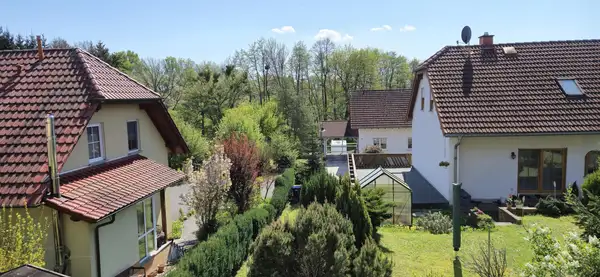Moderne und neuwertige Doppelhaushälfte