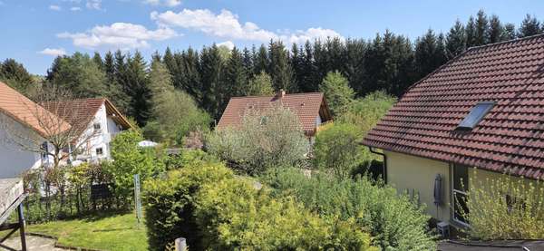 Blick vom Balkon Blick vom Balkon - Doppelhaushälfte in 36433 Bad Salzungen mit 114m² kaufen