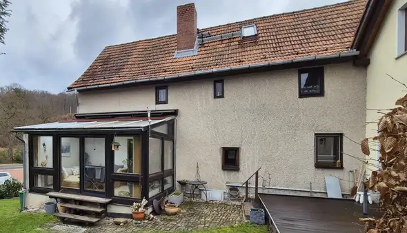 Sanierter Altbau trifft gepflegten Neubau !