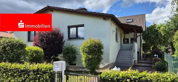 Gepflegtes Doppelhaus in ruhiger Wohnlage !