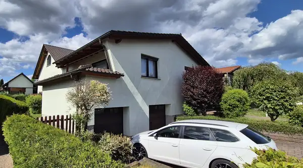 Gepflegtes Doppelhaus in ruhiger Wohnlage !