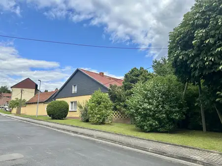 Zwei Landhäuser auf großem Grundstück!  