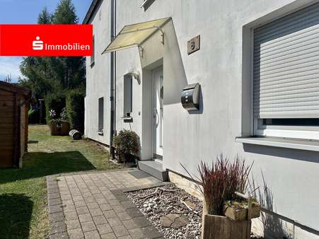 Titelbild Titelbild - Zweifamilienhaus in 36469 Bad Salzungen mit 169m² kaufen