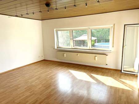 Wohnzimmer EG - Einfamilienhaus in 65428 Rüsselsheim mit 157m² kaufen