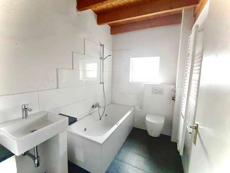 Modernes Wannenbad - Maisonette-Wohnung in 64560 Riedstadt mit 51m² kaufen