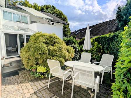 Gemütliche Sitzecke - Zweifamilienhaus in 65428 Rüsselsheim mit 305m² kaufen