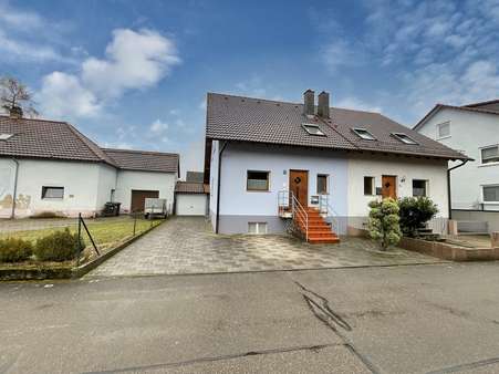 Hausansicht - Doppelhaushälfte in 76706 Dettenheim mit 116m² kaufen