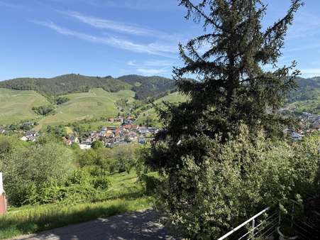 Blick vom Essbereich - Zweifamilienhaus in 77830 Bühlertal mit 227m² kaufen