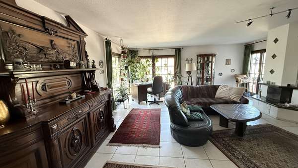 Wohnzimmer - Zweifamilienhaus in 77830 Bühlertal mit 227m² kaufen