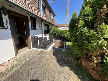 Eingang Hausrückseite - Zweifamilienhaus in 76571 Gaggenau mit 150m² kaufen