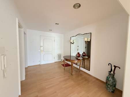 Diele Diele - Etagenwohnung in 76530 Baden-Baden mit 119m² kaufen