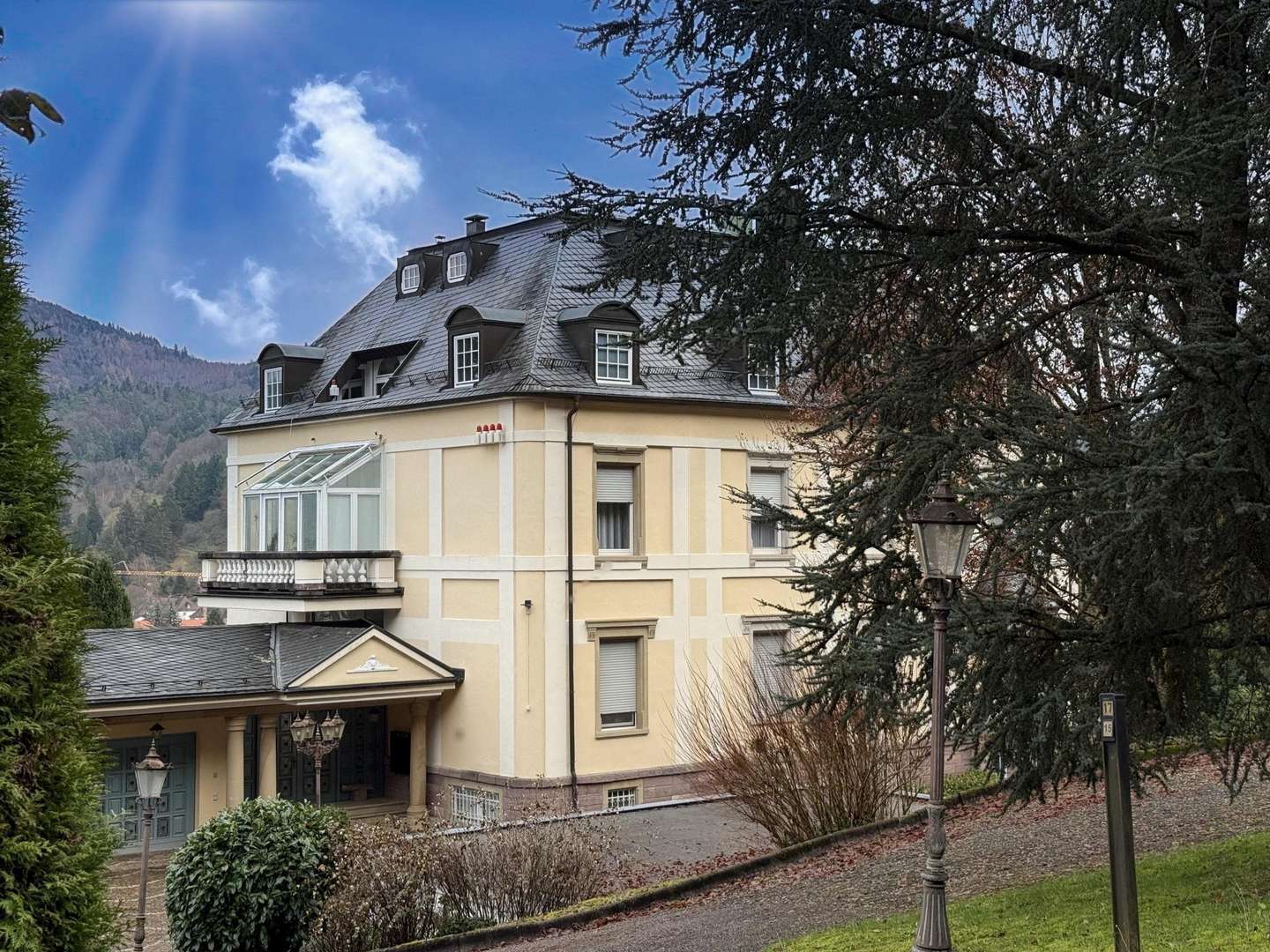 Außenansicht - Etagenwohnung in 76534 Baden-Baden mit 215m² kaufen