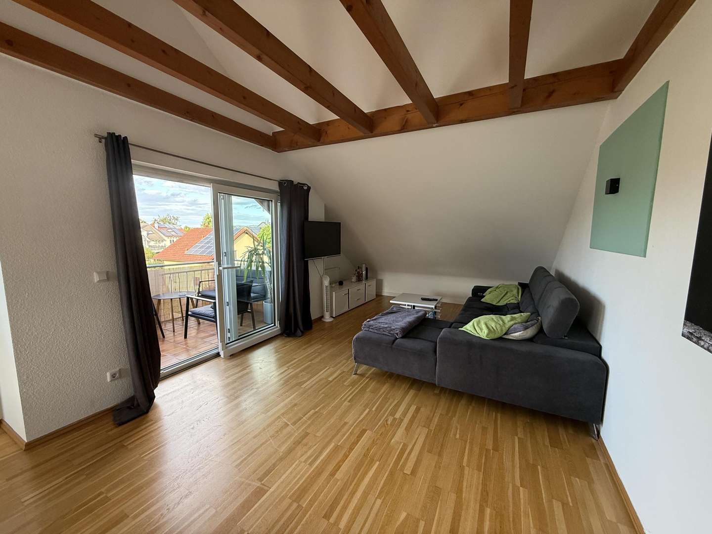 Wohnzimmer Wohnzimmer - Dachgeschosswohnung in 76532 Baden-Baden mit 59m² kaufen