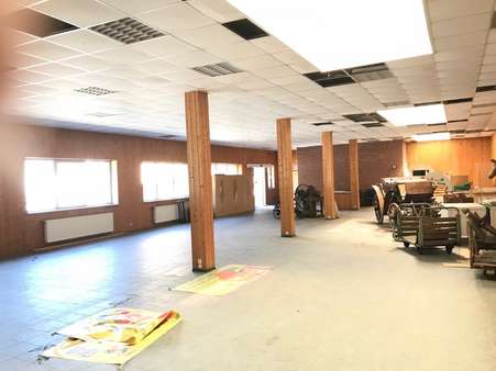 Da vorn ist der Eingang - Gastro in 01877 Bischofswerda mit 884m² kaufen