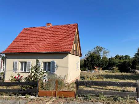 Zugang von Süd Zugang von Süd - Einfamilienhaus in 01917 Kamenz mit 76m² kaufen
