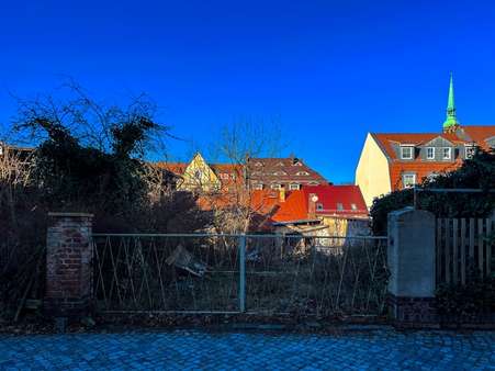 Zufahrt zu Neubaufläche - Grundstück in 01454 Radeberg mit 870m² kaufen