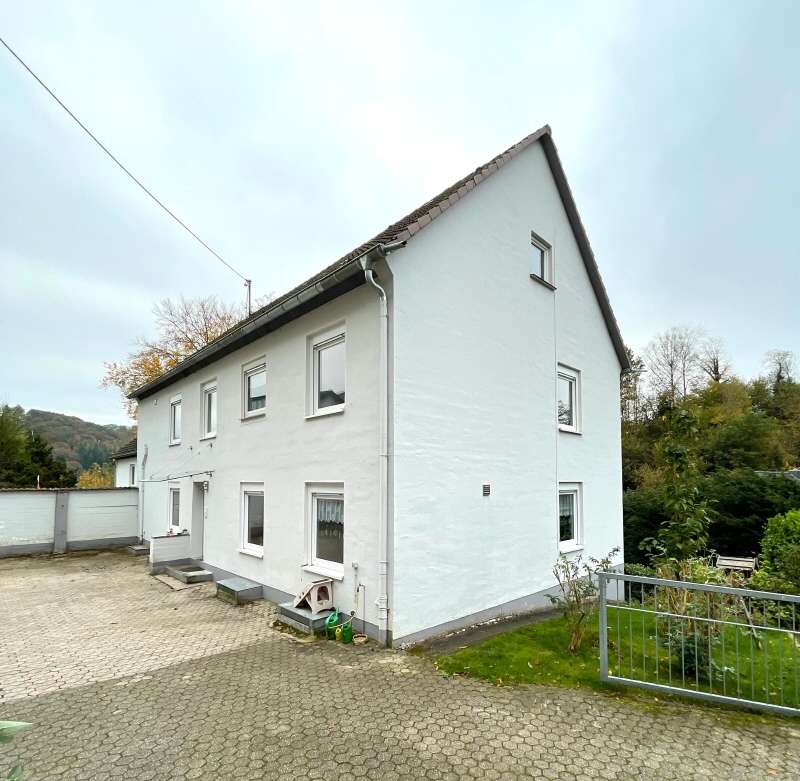 Seiteansicht - Zweifamilienhaus in 53773 Hennef - Bröl mit 189m² kaufen