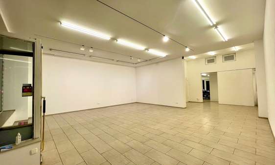 Ausstellung -  in 50667 Köln - Altstadt Süd mit 0m² mieten