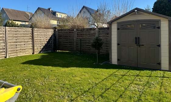 Garten - Doppelhaushälfte in 53859 Niederkassel - Ranzel mit 125m² kaufen