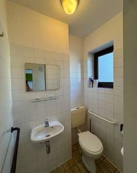 Gäste-WC - Reihenmittelhaus in 50859 Köln - Lövenich mit 125m² kaufen