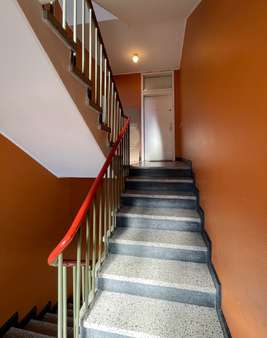 Treppenhaus - Wohn- / Geschäftshaus in 50823 Köln - Ehrenfeld mit 326m² als Kapitalanlage kaufen