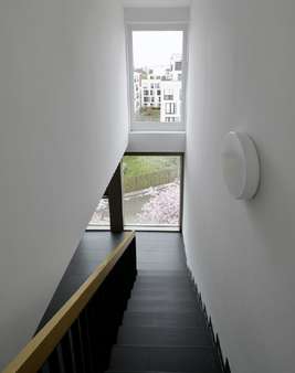 Treppe - Etagenwohnung in 50735 Köln - Nippes mit 95m² kaufen