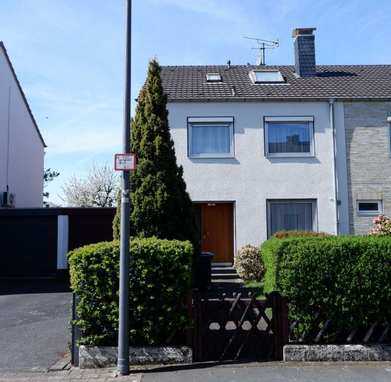 Vorderansicht - Reihenendhaus in 51147 Köln - Porz-Wahnheide mit 108m² kaufen