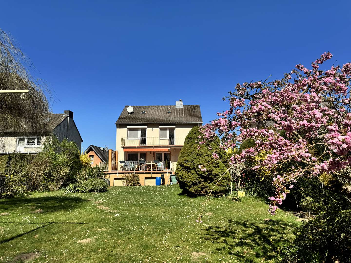 Vorderansicht - Zweifamilienhaus in 51061 Köln - Flittard mit 140m² kaufen
