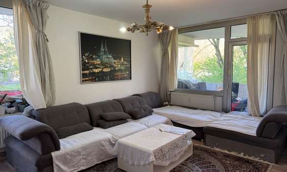 Wohnzimmer - Erdgeschosswohnung in 50969 Köln - Zollstock mit 99m² kaufen