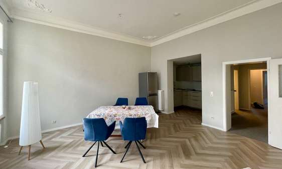 Wohnzimmer - Erdgeschosswohnung in 53111 Bonn - Zentrum mit 87m² kaufen