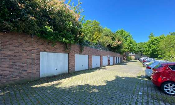 Garagen - Reihenmittelhaus in 50829 Köln - Bocklemünd/Mengenich mit 110m² kaufen
