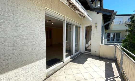 Balkon - Erdgeschosswohnung in 53859 Niederkassel - Lülsdorf mit 91m² kaufen