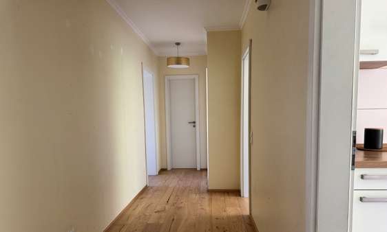 Flur - Etagenwohnung in 53424 Remagen - Rolandseck mit 79m² kaufen
