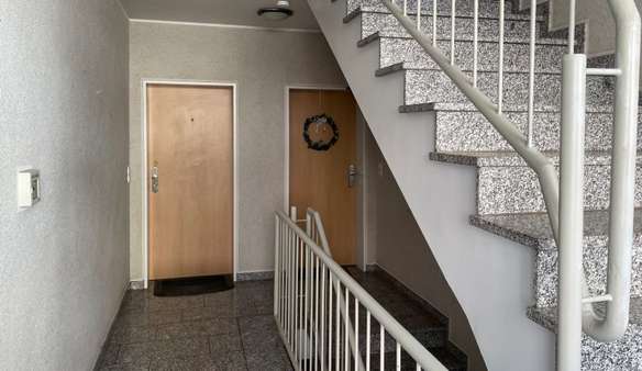 Hausflur - Mehrfamilienhaus in 51061 Köln - Stammheim mit 447m² als Kapitalanlage kaufen