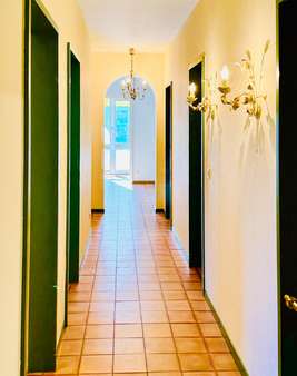 Flur Flur - Erdgeschosswohnung in 53177 Bonn mit 144m² kaufen