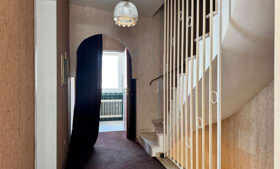 Flur OG Flur OG - Doppelhaushälfte in 51061 Köln mit 201m² kaufen