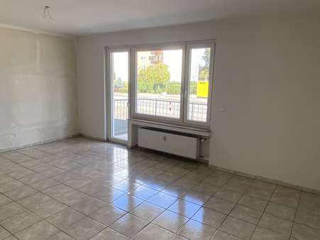 Wohnzimmer Wohnzimmer - Mehrfamilienhaus in 50129 Bergheim mit 1066m² kaufen