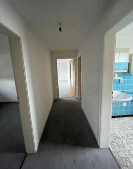 Flur im Dachgeschoss Flur im Dachgeschoss - Mehrfamilienhaus in 53179 Bonn mit 316m² kaufen