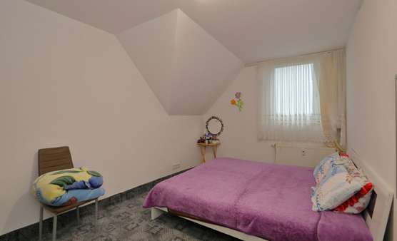Zimmer1 Zimmer1 - Dachgeschosswohnung in 50737 Köln mit 84m² als Kapitalanlage kaufen