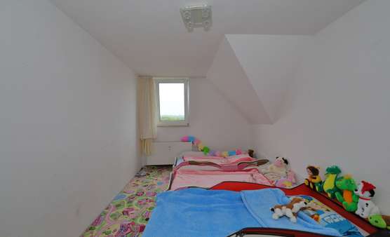 Zimmer2 Zimmer2 - Dachgeschosswohnung in 50737 Köln mit 84m² als Kapitalanlage kaufen