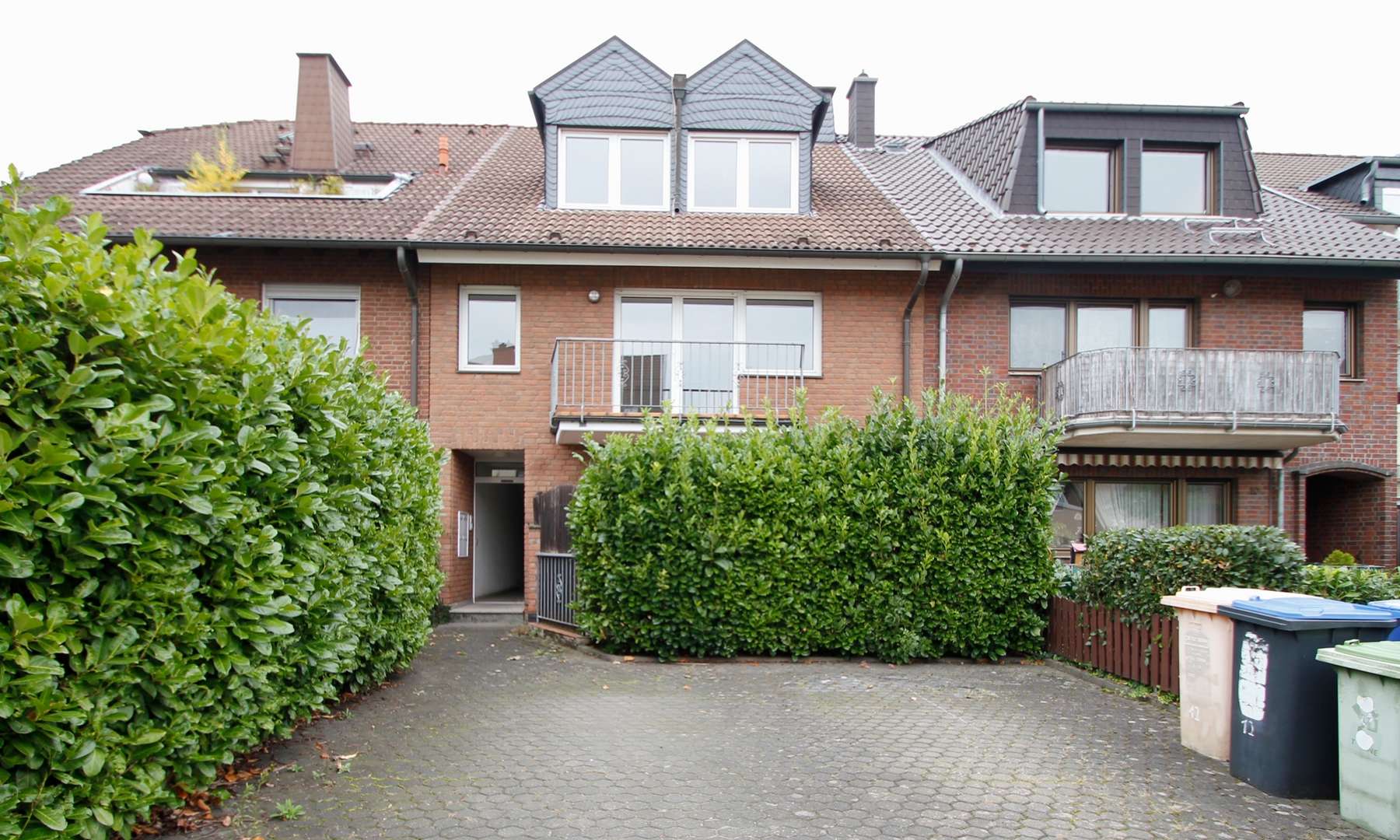 Vorderansicht Vorderansicht - Zweifamilienhaus in 53225 Bonn mit 222m² kaufen