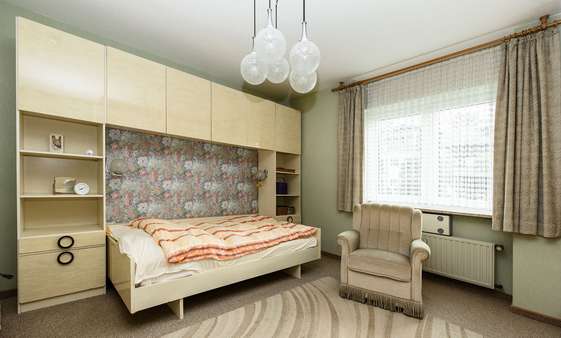 Schlafzimmer EG Schlafzimmer EG - Mehrfamilienhaus in 51107 Köln mit 208m² als Kapitalanlage kaufen