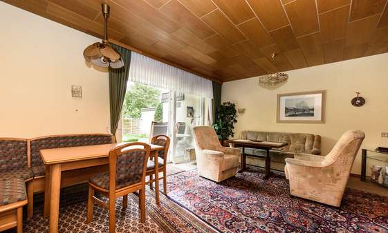 Wohnzimmer EG Wohnzimmer EG - Mehrfamilienhaus in 51107 Köln mit 208m² als Kapitalanlage kaufen