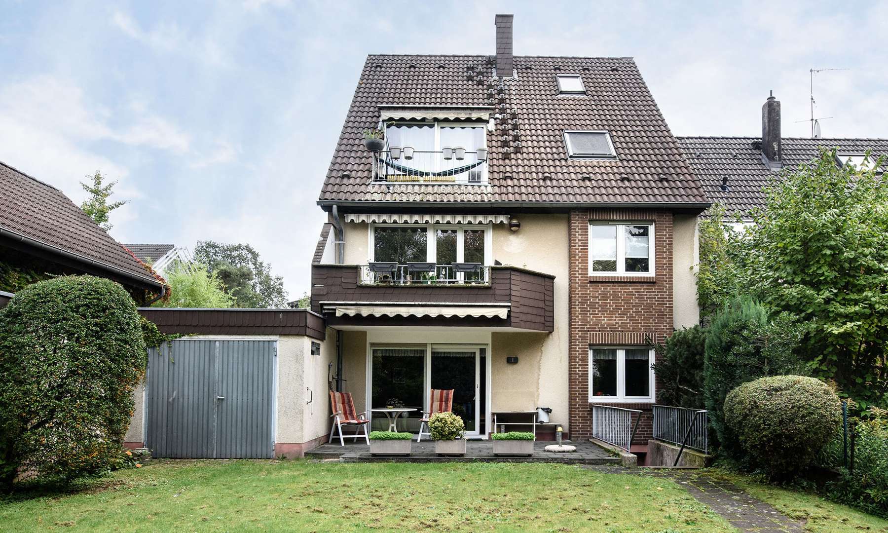 Rückansicht Rückansicht - Mehrfamilienhaus in 51107 Köln mit 208m² als Kapitalanlage kaufen