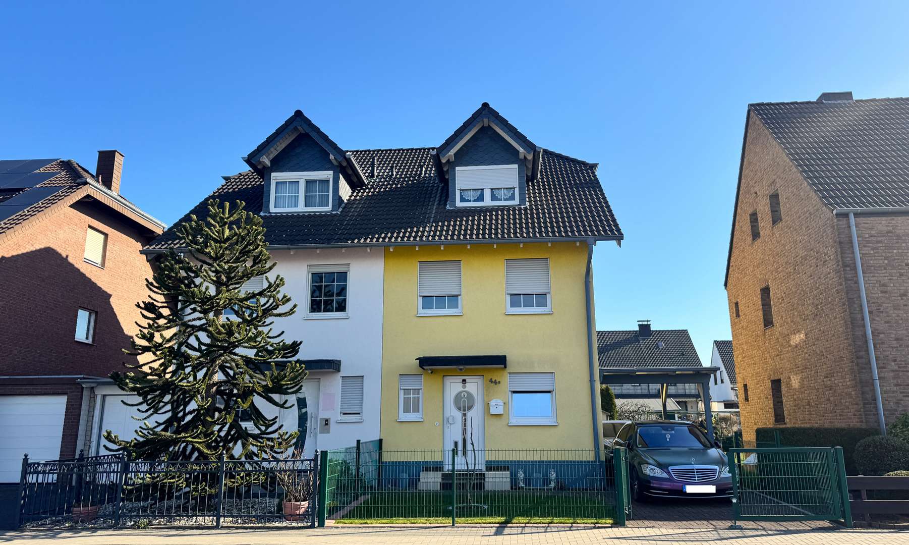 Vorderansicht Vorderansicht - Doppelhaushälfte in 53859 Niederkassel mit 125m² kaufen