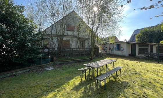 Rückansicht - Grundstück in 50769 Köln mit 950m² kaufen