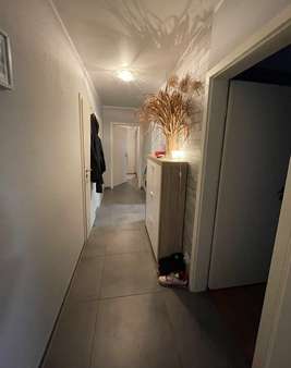 Flur Flur - Etagenwohnung in 51149 Köln mit 91m² als Kapitalanlage kaufen