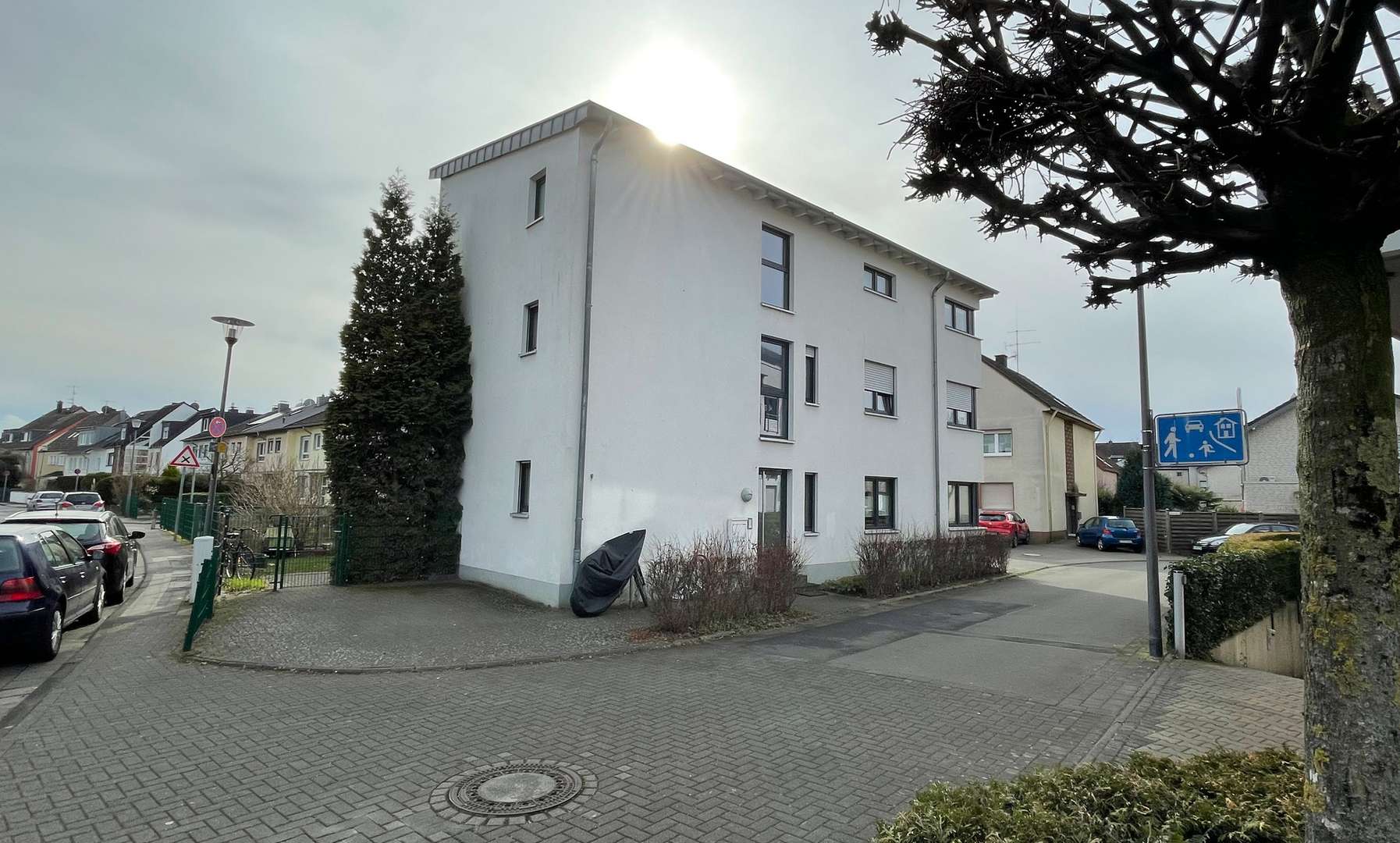 Außenansicht Außenansicht - Etagenwohnung in 51149 Köln mit 91m² als Kapitalanlage kaufen