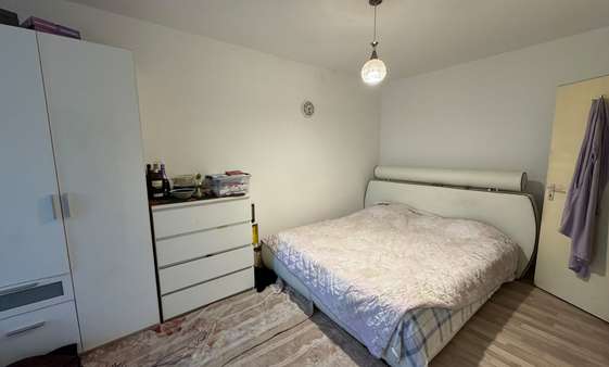 Schlafzimmer Schlafzimmer - Etagenwohnung in 50969 Köln mit 99m² kaufen